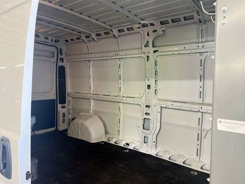 Used 2025 RAM ProMaster 2500 FWD image 24