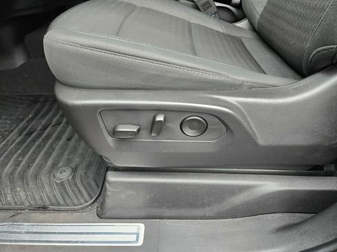 Used 2024 Chevrolet Silverado 1500 LT image 15