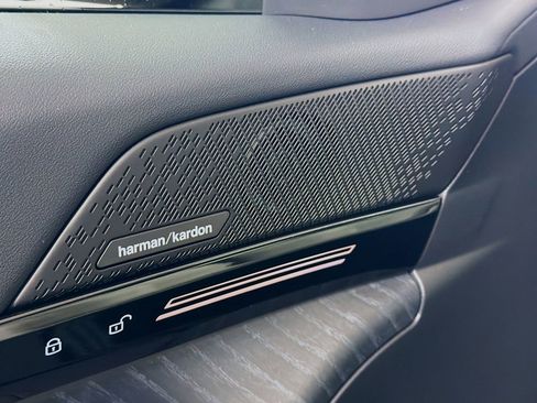 New 2026 BMW 530i xDrive w/ M Sport Package image 22