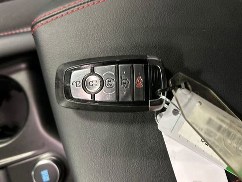 Used 2025 Ford Explorer ST-Line w/ ST-Line Street Pack image 22