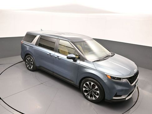 Used 2024 Kia Carnival EX FWD image 37