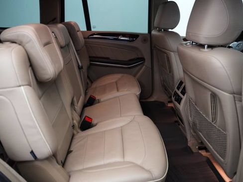 Used 2013 Mercedes-Benz GL 450 4MATIC image 27