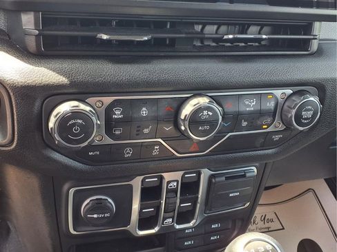 Used 2025 Jeep Wrangler Unlimited Sport AWD/4WD image 8