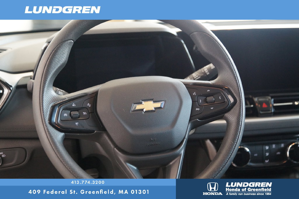 Used 2025 Chevrolet TrailBlazer LT AWD/4WD image 17