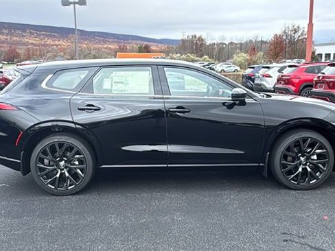 New 2025 Toyota Crown Signia image 3