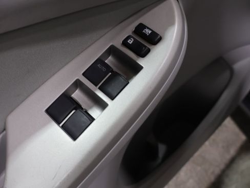 Used 2010 Toyota Corolla LE image 13