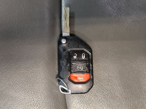 Used 2018 Jeep Wrangler Unlimited Sport S AWD/4WD image 32