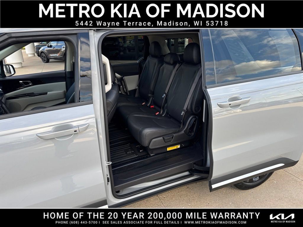 Used 2024 Kia Carnival SX Prestige FWD image 34