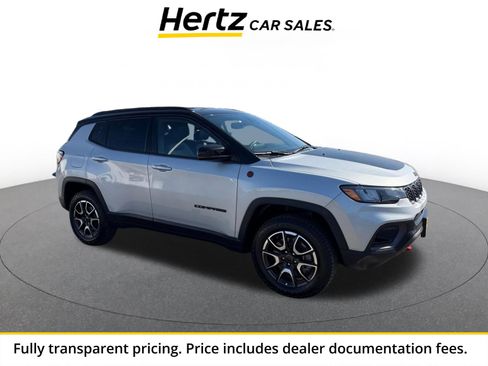 Used 2025 Jeep Compass Trailhawk AWD/4WD image 1