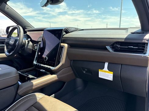 New 2026 GMC Yukon Denali Ultimate AWD/4WD image 42