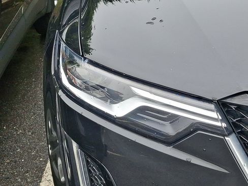 Used 2024 Cadillac XT6 Sport w/ Technology Package AWD/4WD image 4