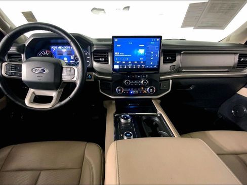 Used 2024 Ford Expedition Max XLT image 15