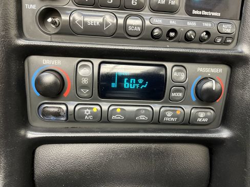 Used 2001 Chevrolet Corvette Convertible w/ Preferred Equipment Group2 image 16