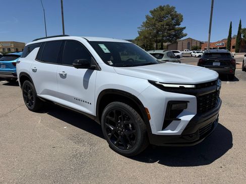 New 2026 Chevrolet Traverse RS FWD image 3