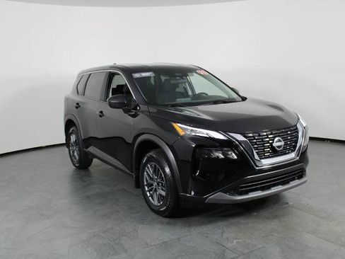 Certified 2023 Nissan Rogue S FWD image 5