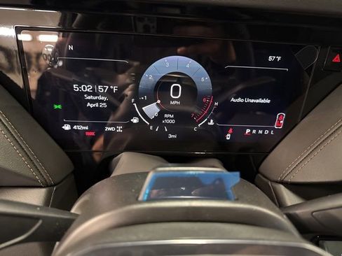 New 2026 GMC Yukon XL AT4 AWD/4WD image 13