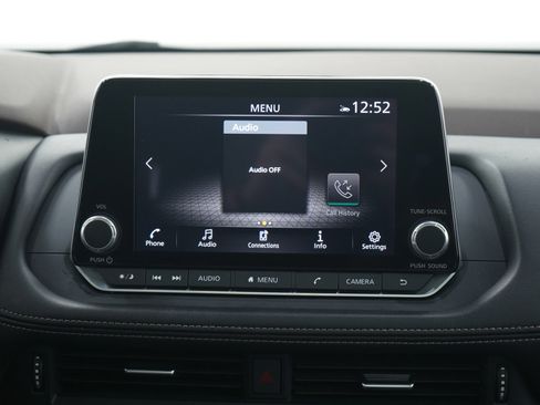 Used 2023 Nissan Rogue SV w/ SV Premium Package image 18