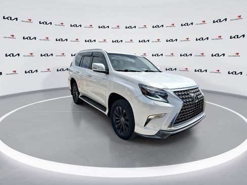 Used 2023 Lexus GX 460 Premium w/ Accessory Package AWD/4WD image 2