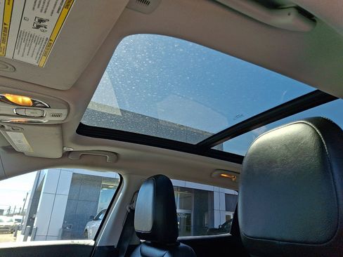 Used 2018 Jeep Compass Latitude w/ Popular Equipment Group image 14