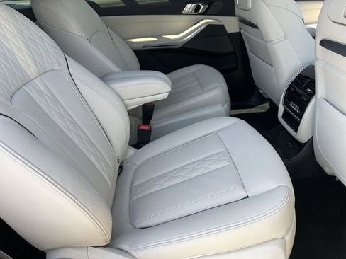 New 2026 BMW X7 M60i image 14