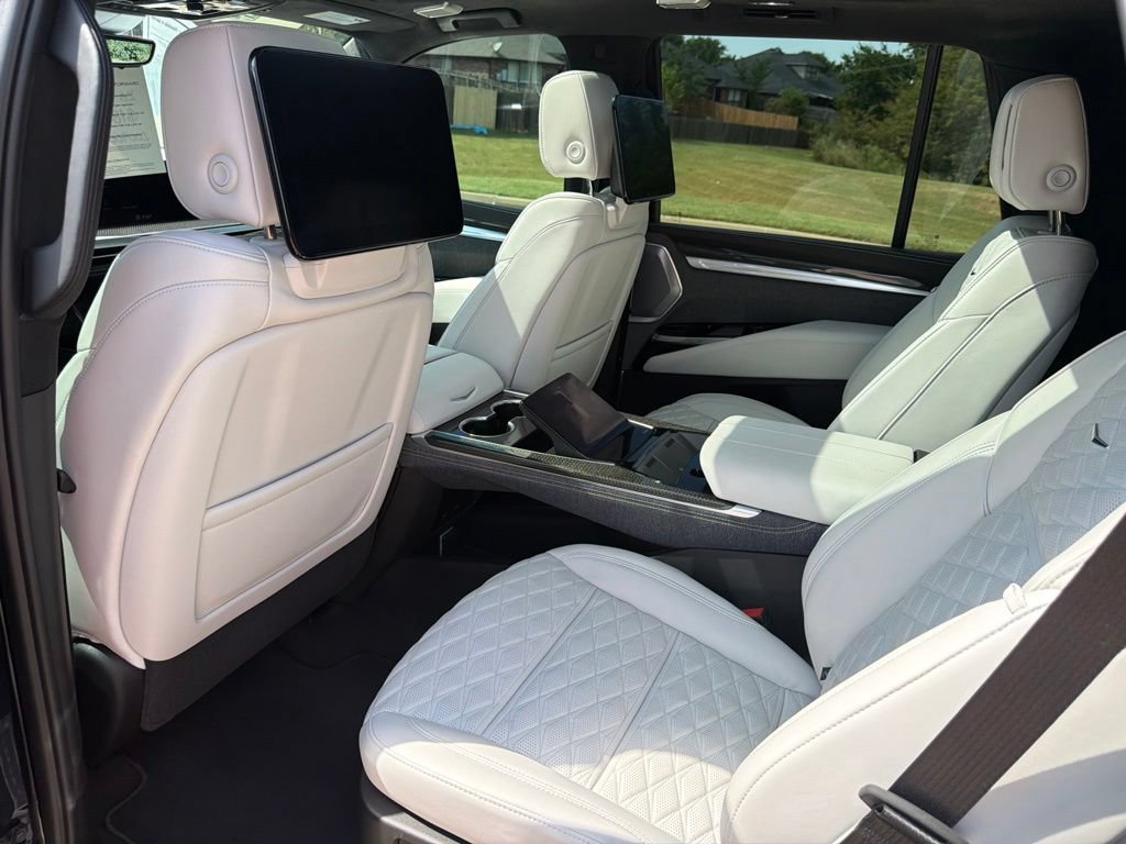 Certified 2026 Cadillac Escalade V AWD/4WD image 28