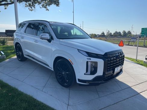 Used 2025 Hyundai Palisade Calligraphy image 2