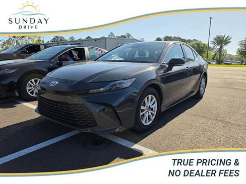 Used 2026 Toyota Camry LE image 1