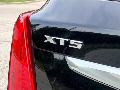 Used 2019 Cadillac XT5 Luxury image 30