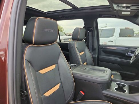 Used 2023 GMC Yukon AT4 w/ Technology Package AWD/4WD image 18