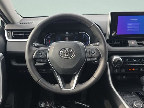 Used 2023 Toyota RAV4 XLE w/ Convenience Package AWD/4WD image 12