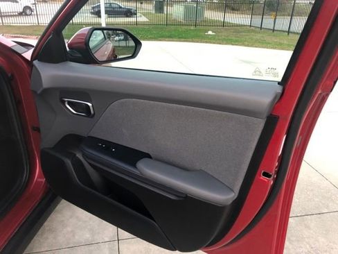 Used 2025 Kia K4 EX image 31