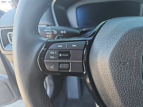 Used 2025 Honda Civic Sport image 14