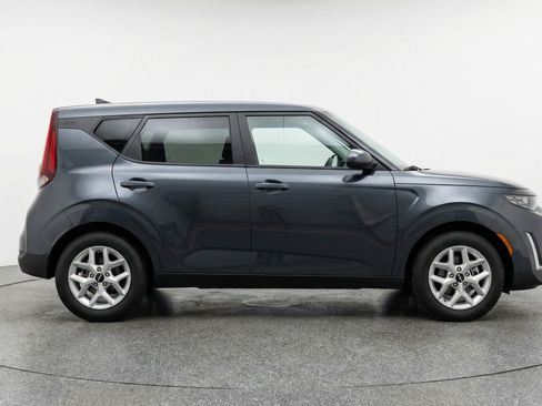 Used 2025 Kia Soul LX w/ LX Technology Package image 11