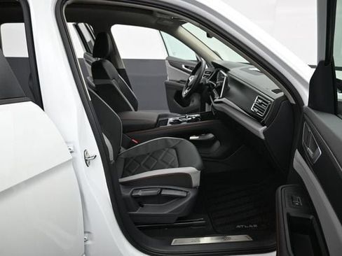 New 2026 Volkswagen Atlas Peak Edition AWD/4WD image 14