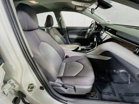 Used 2020 Toyota Camry LE FWD image 25