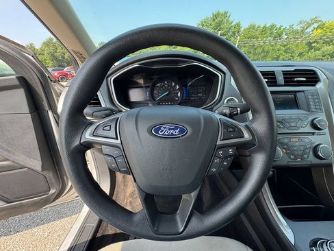 Used 2018 Ford Fusion S FWD image 20