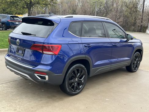 Used 2022 Volkswagen Taos SE w/ Panoramic Sunroof Package image 10