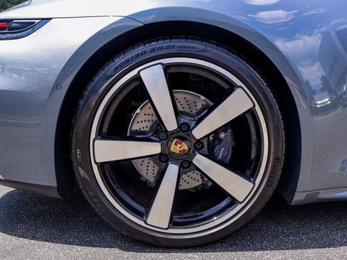 Used 2025 Porsche 911 Carrera RWD image 24