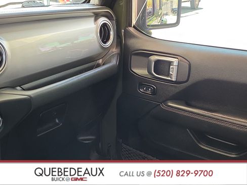 Used 2021 Jeep Wrangler Unlimited Sahara w/ Uconnect 4C Nav & Sound Group AWD/4WD image 23