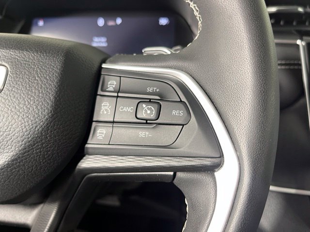 Used 2023 Jeep Grand Cherokee L Laredo AWD/4WD image 22