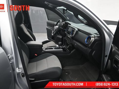 Used 2023 Toyota Tacoma TRD Sport AWD/4WD image 28