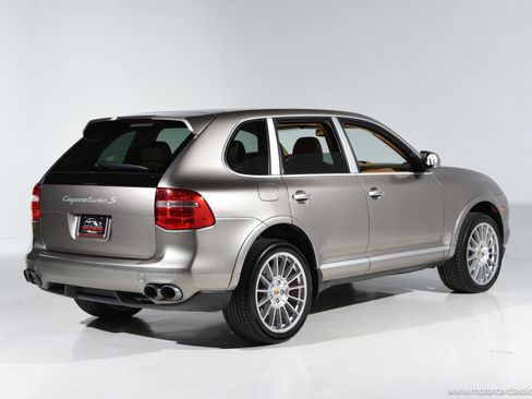 Used 2009 Porsche Cayenne Turbo S image 7