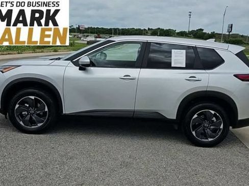 Used 2025 Nissan Rogue SV FWD image 5