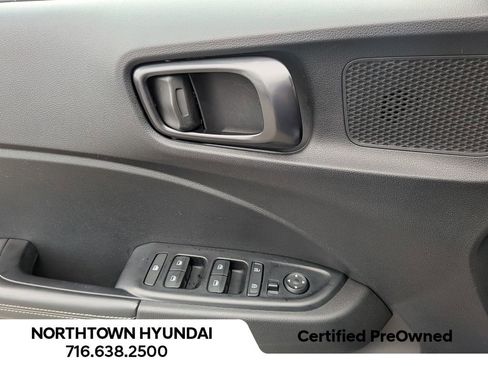 Certified 2023 Hyundai Venue Limited w/ Cargo Package image 33