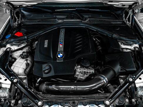 Used 2017 BMW M2 RWD image 18