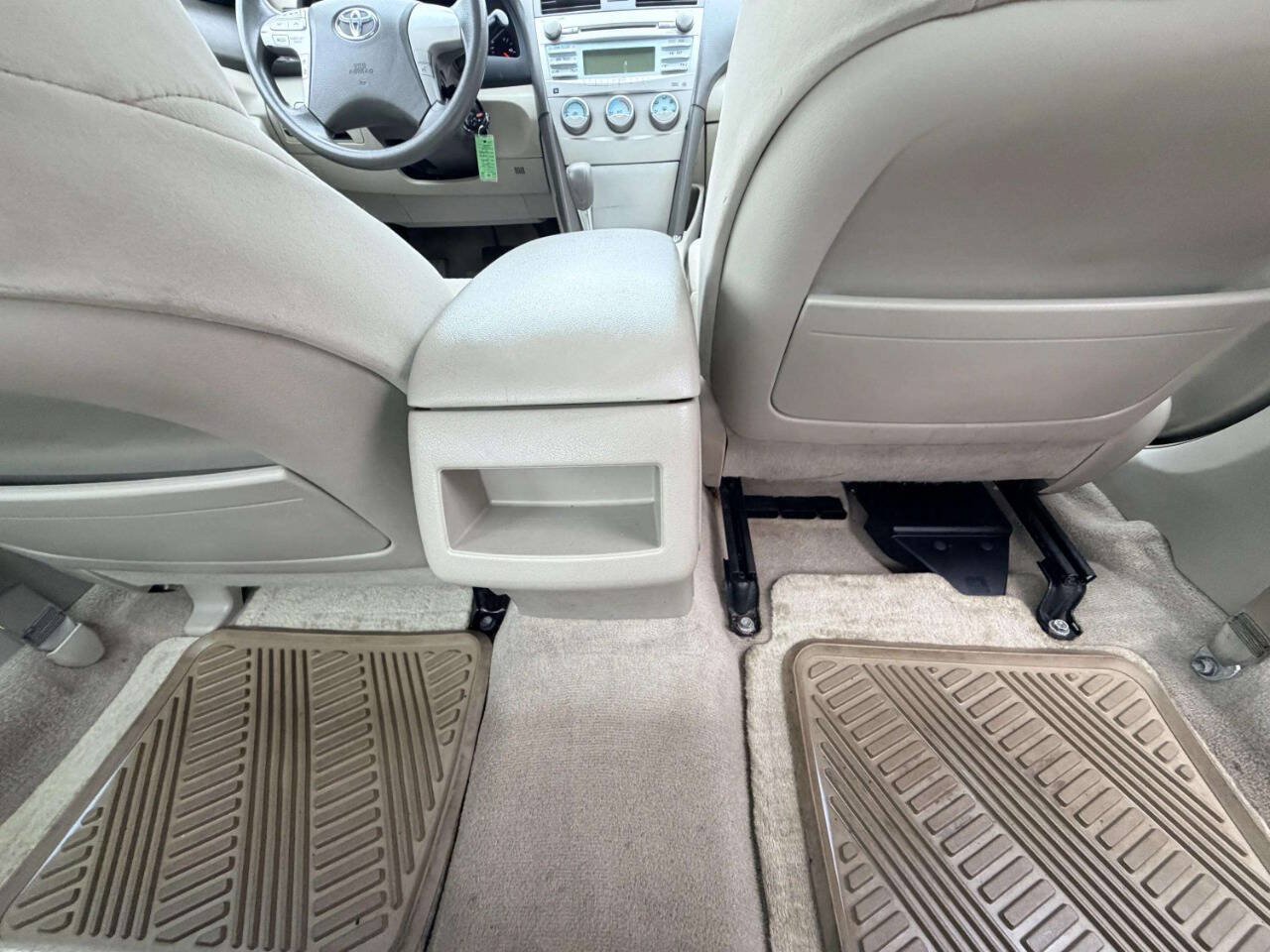 Used 2009 Toyota Camry LE FWD image 23