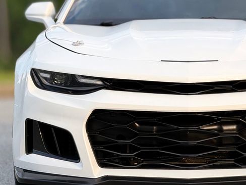Used 2020 Chevrolet Camaro LT RWD image 14