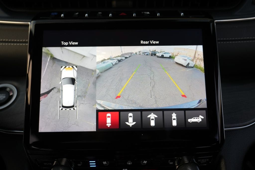 Used 2023 Jeep Grand Cherokee Overland w/ Advanced Protech Group III AWD/4WD image 58