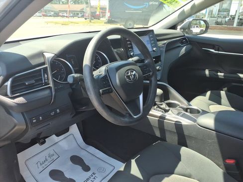Used 2022 Toyota Camry LE image 17