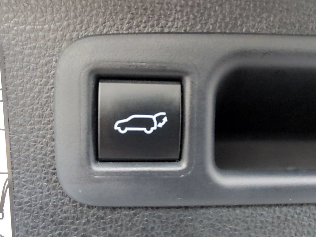 Used 2021 Toyota Highlander Platinum AWD/4WD image 15